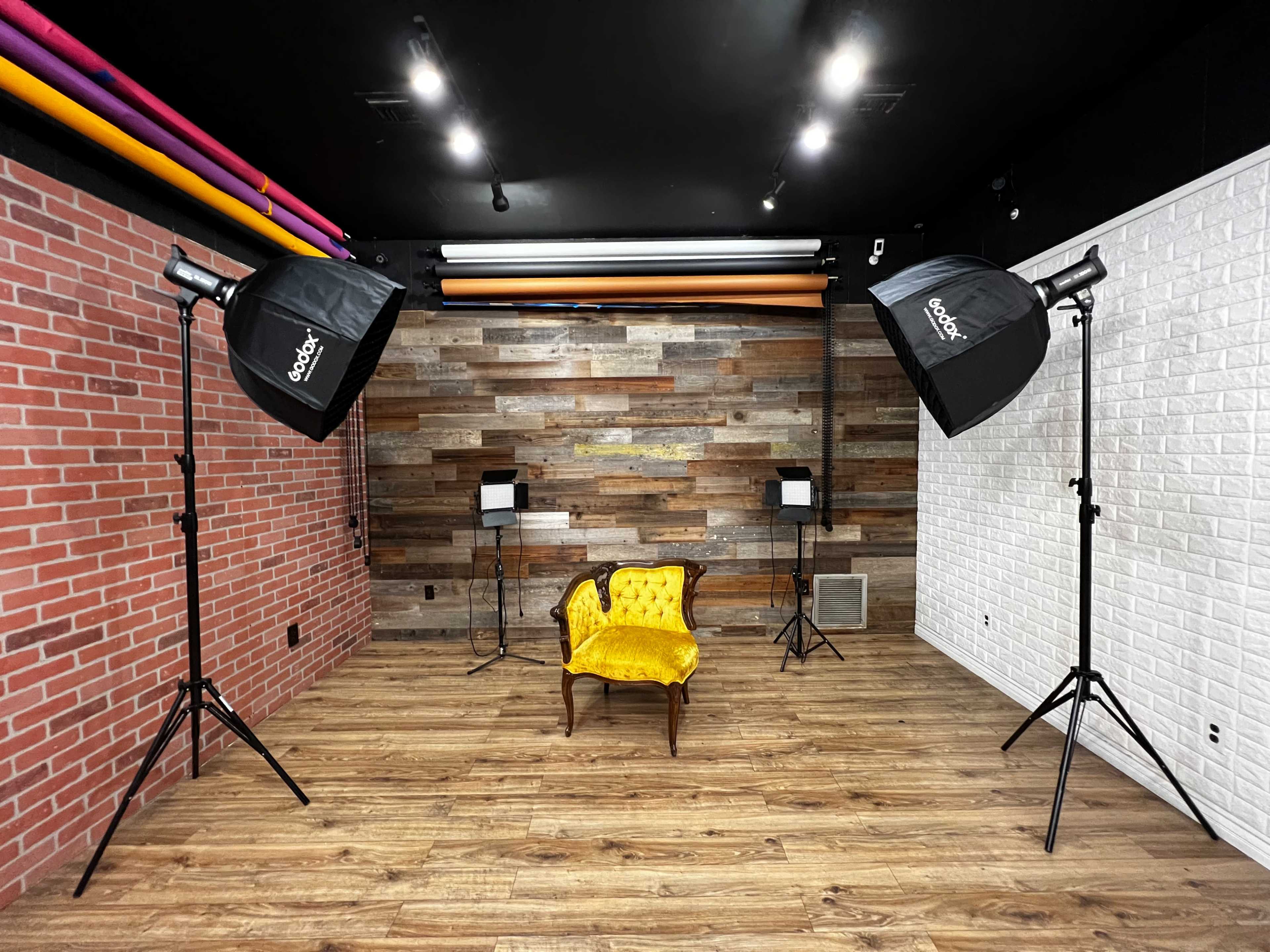 SKYLIGHT STUDIOS professional photo studio interior in Alvarado Canyon, San Diego - showing lighting equipment and shooting space